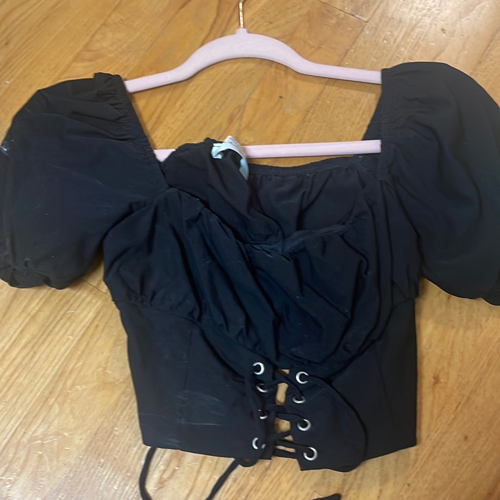 American threads black crop top size small